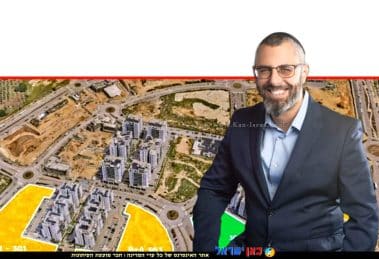 יצחק קשת, ראש עיריית חריש ברקע: שטח המכרז לשיווק 3 מתחמי תעסוקה ומסחר בשכונת מעו"ף הדרומית של חריש | עיבוד צילום: שולי סונגו ©